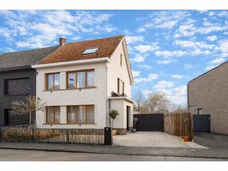 knappe  instapklare halfopen bebouwing nabij het centrum van breendonk