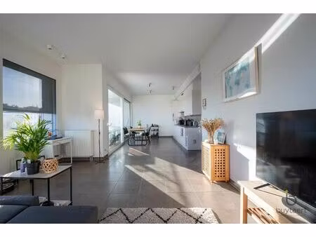 schitterend nieuwbouw appartement met twee slaapkamers en prachtig overdekt terras te midd