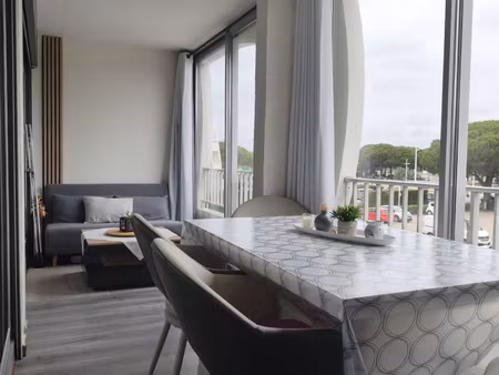 port camargue  appartement p2 de 39 33m2  loggia de 11 80m2 