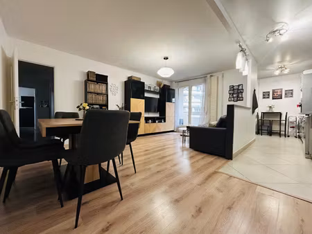 superbe appart 4 pieces avec parking et cave :