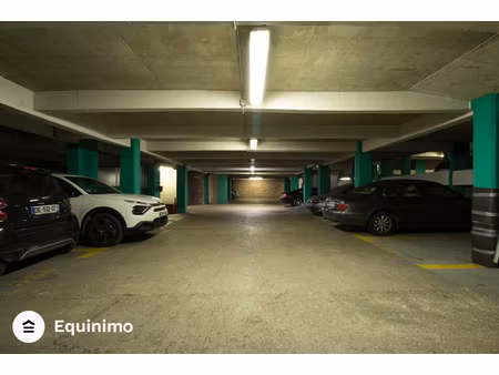 deux places de stationnement côte à côte situés rue d'alésia