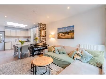 zeer fijne energiezuinige woning met uitgang achteraan