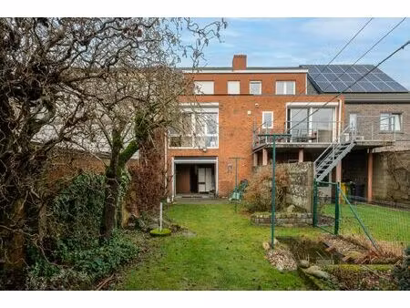 bel-etage met ruimte op elke verdieping in emblem (ranst)