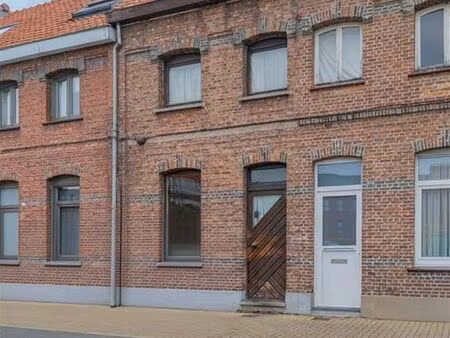 te renoveren woning met potentieel nabij het centrum van willebroek