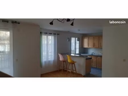 t3 en duplex lumineux et bien agencé