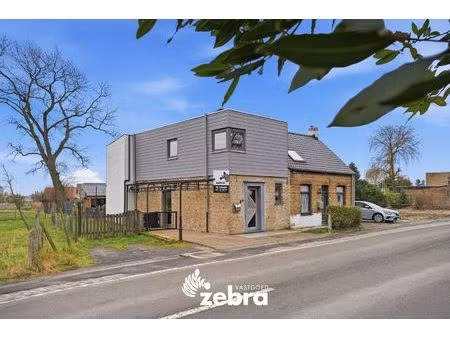 instapklare en volledig gerenoveerde woning (epc a) op topligging vlakbij calmeynbos en de