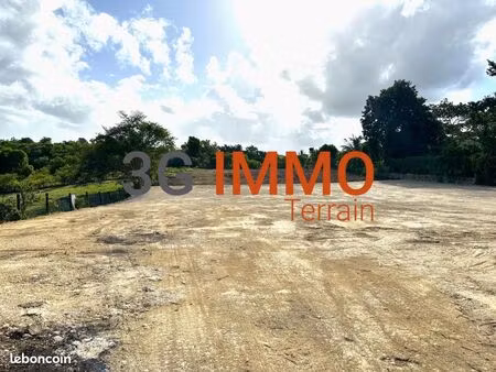 terrain 6 389 m² sainte anne