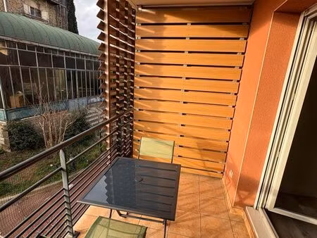 à découvrir : charmant studio avec balcon et parking – quartier château devèze  béziers