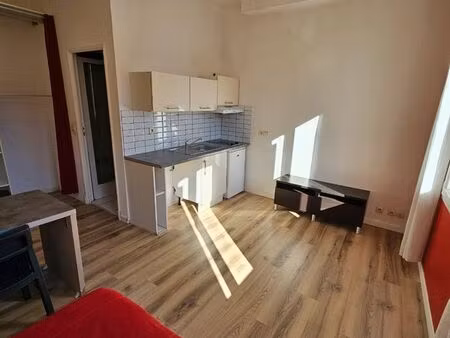 beau studio à libourne avec place de parking