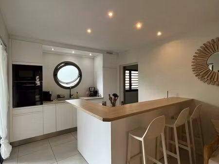 t4 meublé à sainte-anne proche de la plage