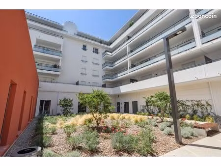 appartement 2 pièces 64 m²