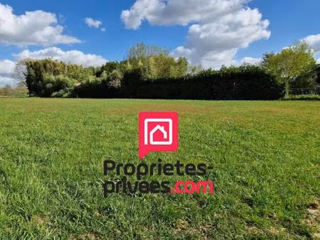 terrain constructible et divisible de 1460 m2