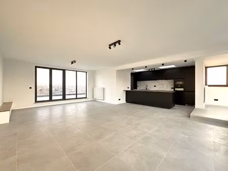 gerenoveerde penthouse te sint-kruis