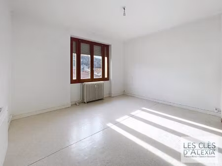appartement t4 avec garage et stationnement – rare sur le secteur