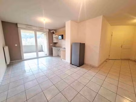 longwy-bas : bon standing - joli appartement f2 avec balcon