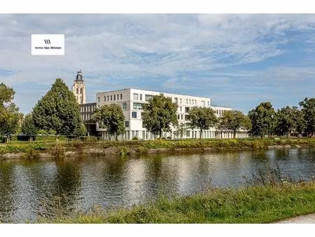 uniek gelegen appartement met frontaal zicht op de schelde