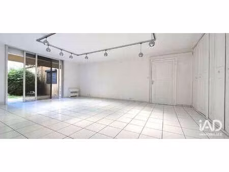 vente bureaux et commerces à fréjus (83370) : à vendre / 139m² fréjus