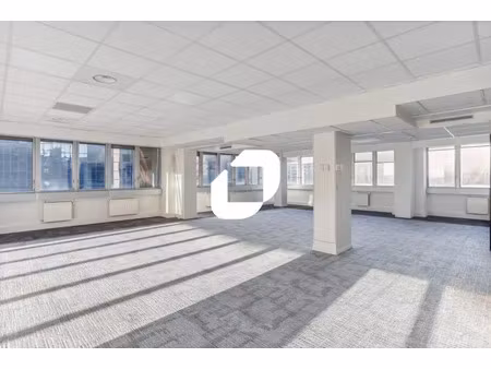 a louer  au pied du rer