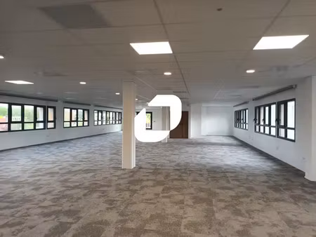 a louer  bureaux neufs proximite metro