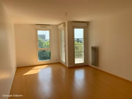 a louer - agence giboire - appartement t3 de 62.25 m² - rennes jeanne d'arc