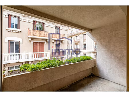 studio en ville (entre gare et victor hugo) avec terrasse