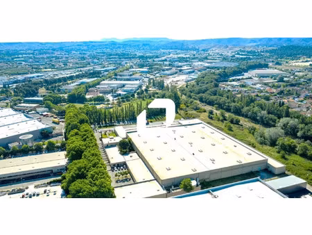 location entrepôt vitrolles 13127