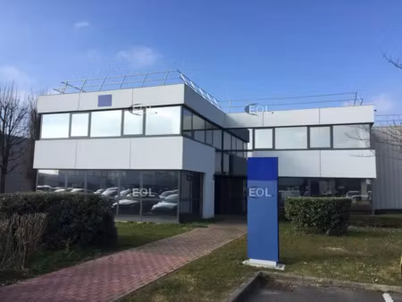 a louer - entrepôt avec bureaux de 269 m²