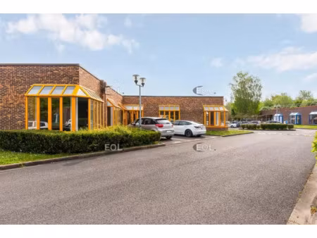 croissy-beaubourg (77) - a louer - bâtiment d'activité divisible à partir de 301 m²