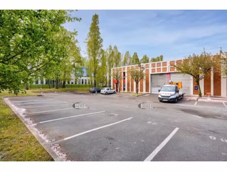 a louer : locaux d'activités