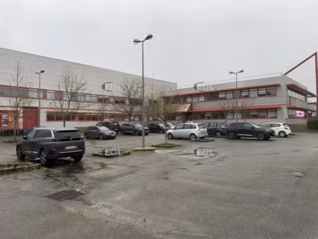 a louer maurepas bâtiement indépendnat de 6 161m²