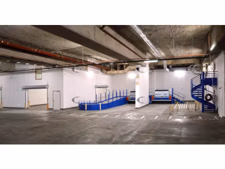 a louer - espace de logistique urbaine de 1 430 m² divisibles