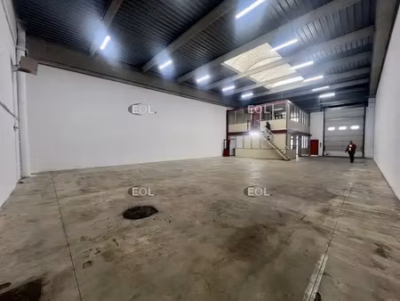 a louer - local d'activité avec bureaux de 392 m²
