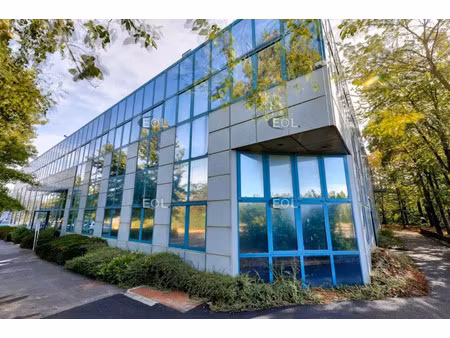 à louer : local d'activité de 1 184 m² à fresnes (94)