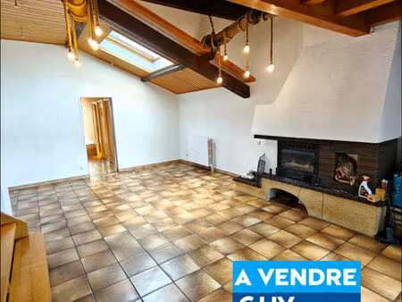 levier maison avec terrain et piscine