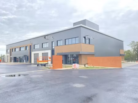 lot d'activités neuf à louer