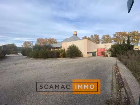 local commercial de 400m²