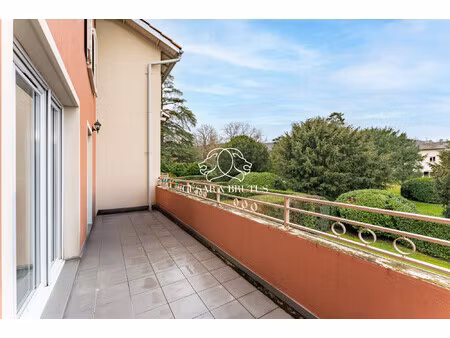 charmant t3 avec terrasse