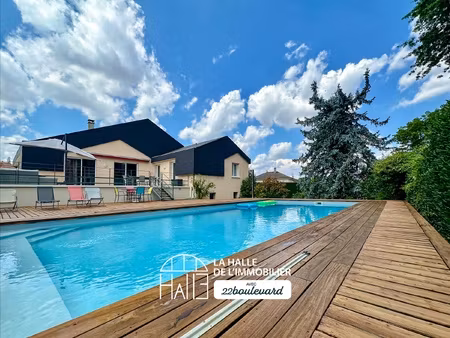 maison 6 pièces - 213 m²