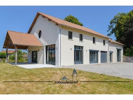 maison 10 pièces - 318 m²