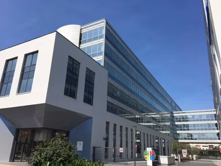 bureaux à louer à gennevilliers proches métro espaces divisibles modernes