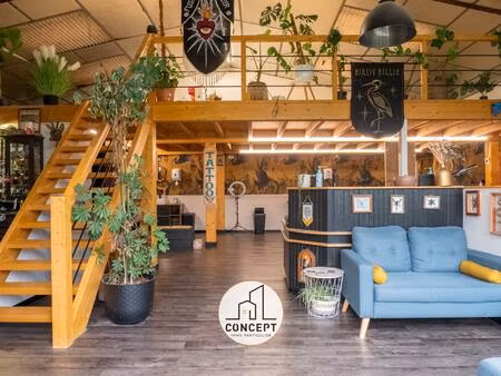 608 - bâtiment de plus de 400m2 dont 80m2 habitable