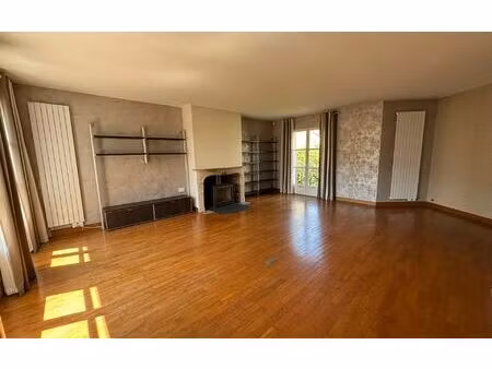 location maison  210 m² t-7 à auxerre  1 395 €