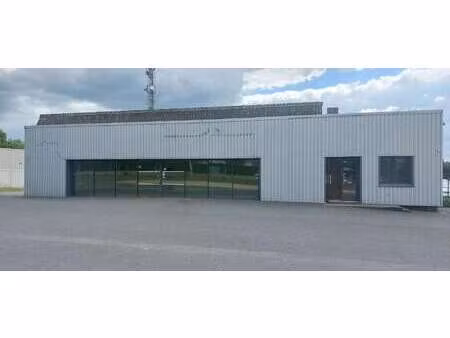 vente bureaux et commerces à bressuire (79300) : à vendre / 650m² bressuire