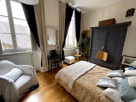 en exclusivité quartier préfecture : très bel appartement ancien de 120 m2.