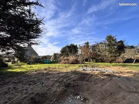 terrain 597 m² trélivan