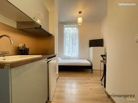 studio 1 pièce 12 m²