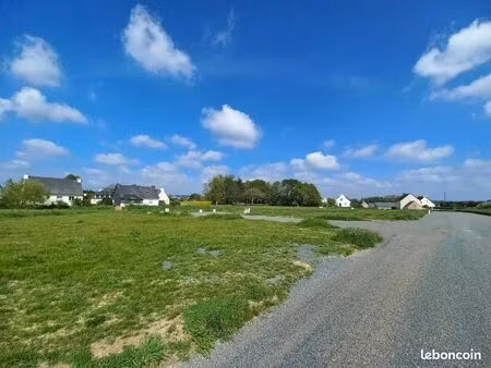 terrain 628 m² graces