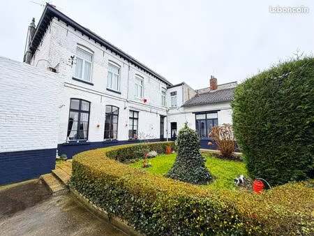 maison 5 pièces 232 m²