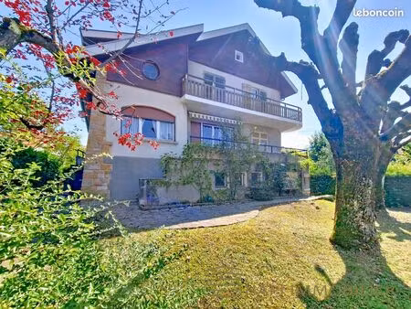 maison 7 pièces 244 m²