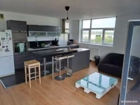 chambre 4 pièces 84 m²